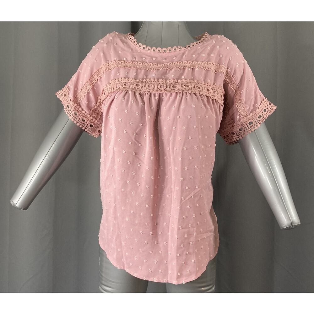Camisa Blouse Women's Small Pink Swiss Dot Lace Accent Button Back Short Sleeve